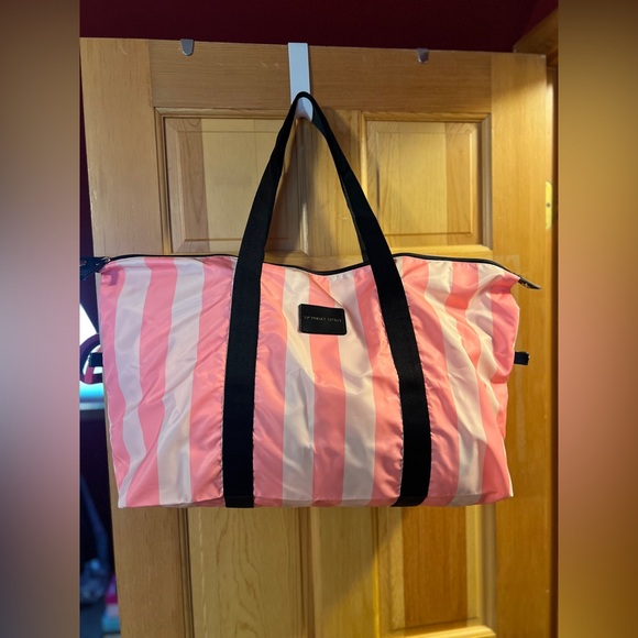 NEW‼️ VICTORIA'S Secret Lightweight & Pakable Weekend Tote Bag striped 2pc - Picture 3 of 16